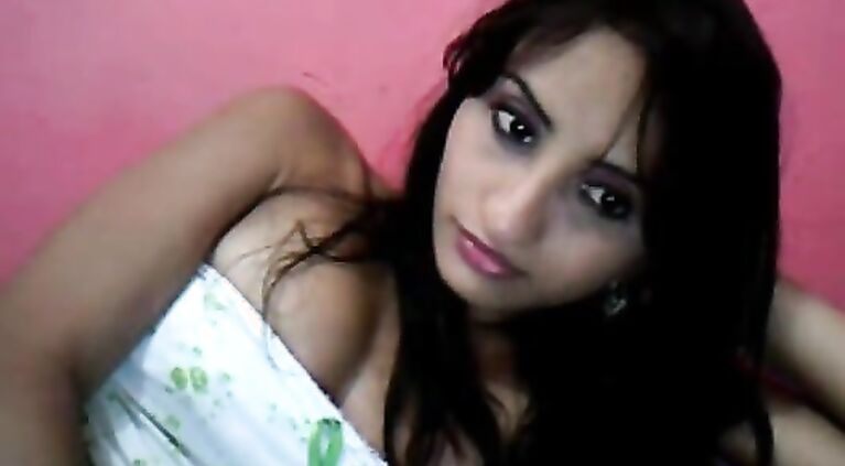 Lahori Girl On Webcam 1 - Movies.