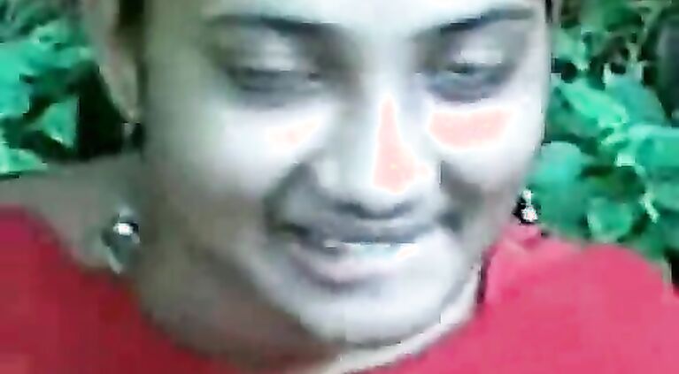 Bengali bhabhi with her hubby in front of her family friend getting naked