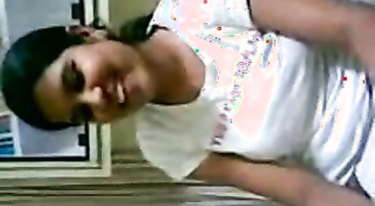 Cute Desi Girl Kissing - Movies.
