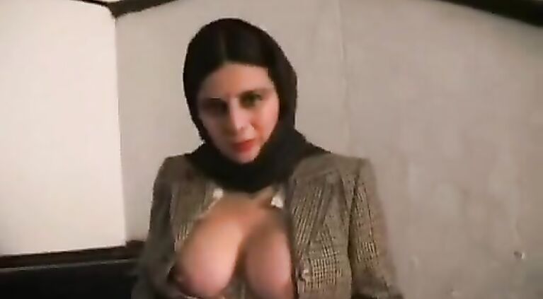 Chubby indian babe Roshnie naked on webcam finger fucking her hairy bush