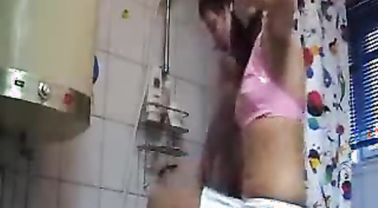 Blowjob In Shower - Movies.