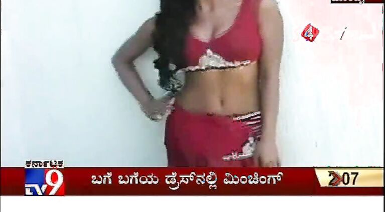 Veena Malik Exposed - Movies.