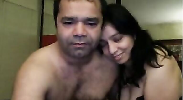 Shy desi college girl showing her boobs with her kameez hiked up