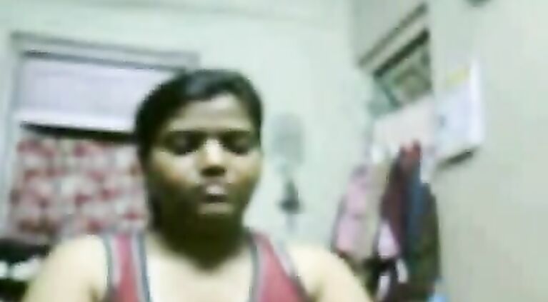 Desi girl from Mumbai chatting live with her boyfriend on webcam showing her mouth watering big breast.
