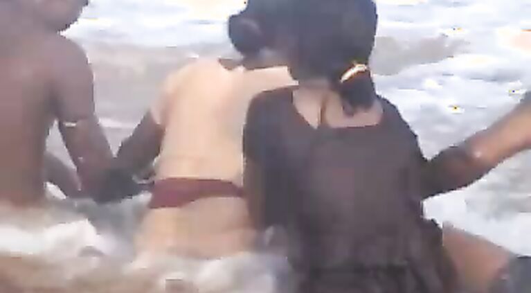 Mumbai Girl On Juhu Beach - Movies.