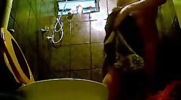 High profile mumbai model in Taj Hotel with her boyfriend taking shower recorded by hidden cam fixed by room service.