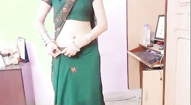 Bhabhi Lesson About Saree - Movies.
