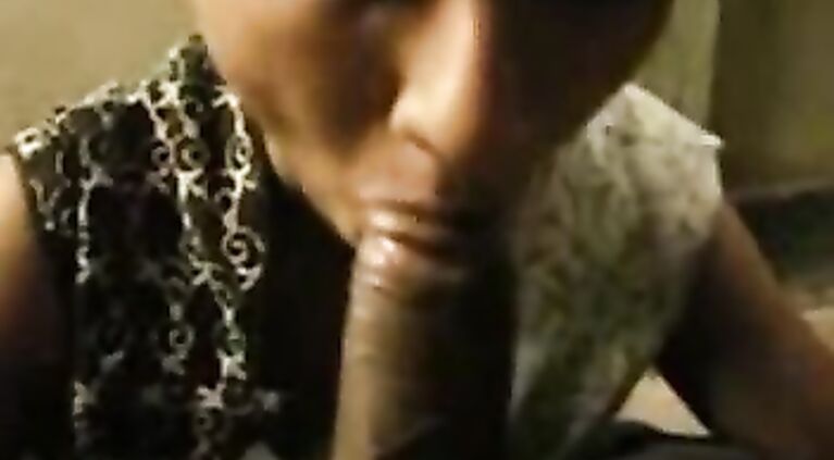 Bengali school teacher Urmila giving her colleague a hot blowjob in teachers common room!.
