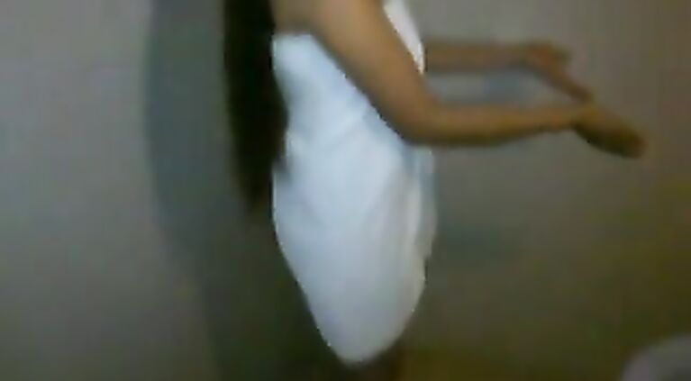 Maria Bhabhi In Bath - Movies.