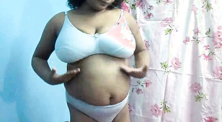 Shradha Bhabhi In Bra - Movies.