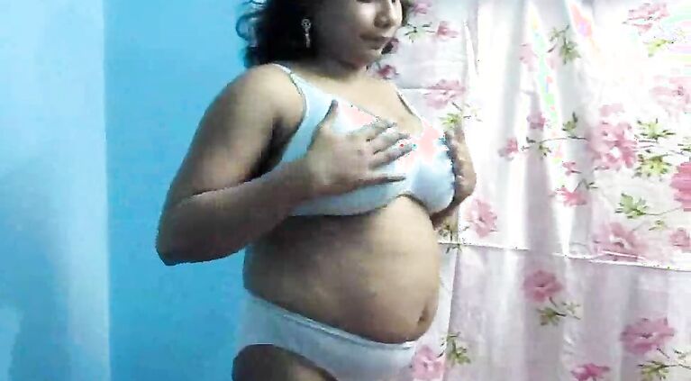 Shradha Bhabhi In Bra - Movies.