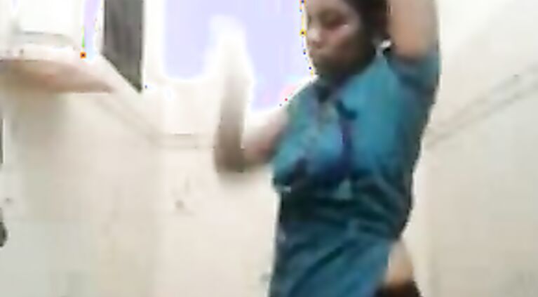 Telugu Bhabhi Shower - Movies.