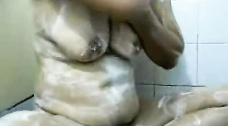 Gujarati Bhabhi Shower - Movies.