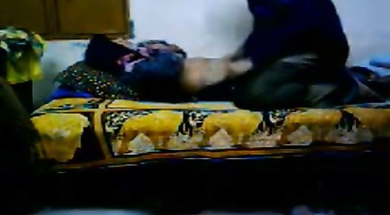 Hyderbadi young couple Shilpa and Vinayak homemade sex scandal.