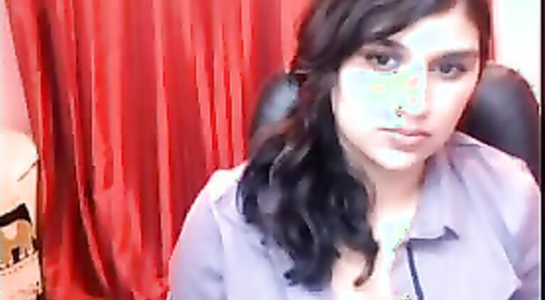 Chubby Indian girls on sex cam once again back with her stripping and pussy show!.
