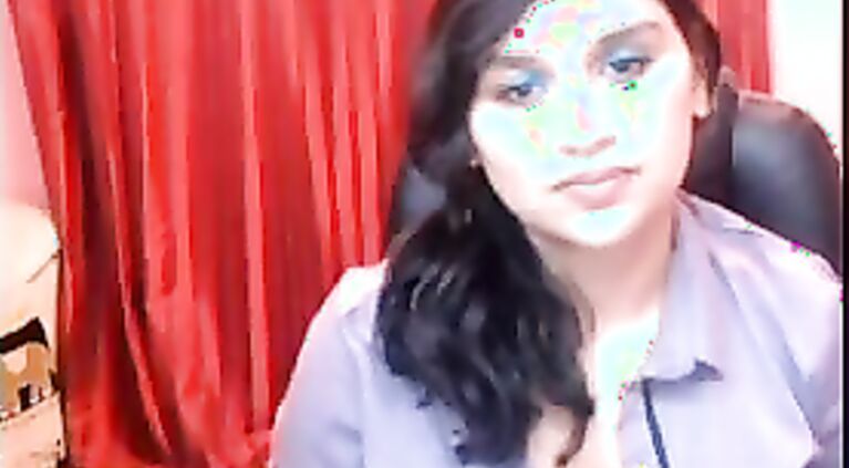 Chubby Indian girls on sex cam once again back with her stripping and pussy show!.