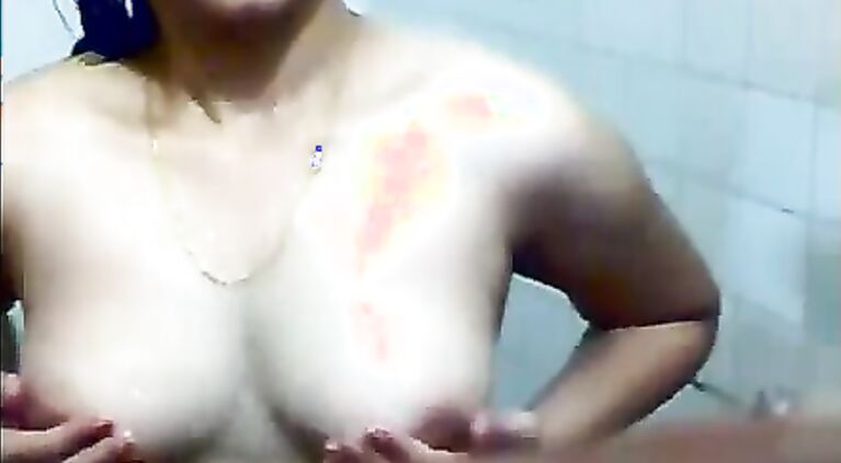 Milky Babe In Shower - Movies.