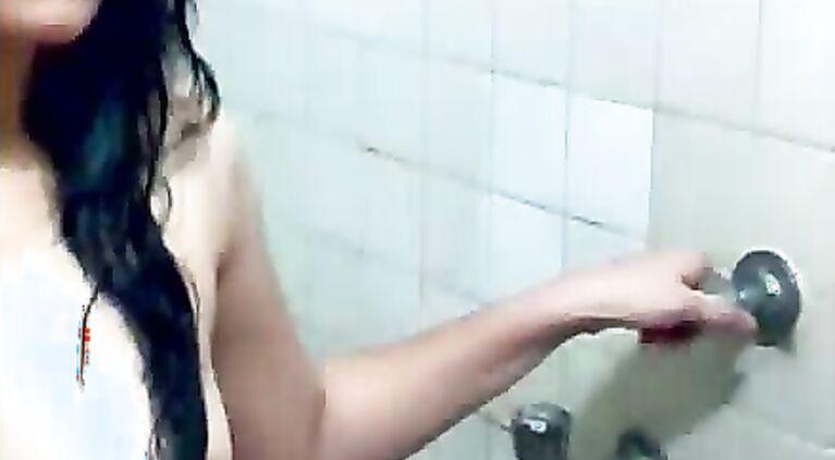Milky Babe In Shower - Movies.
