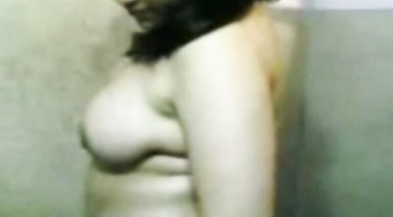 Bhabhi Drilling Her Cunt - Movies.