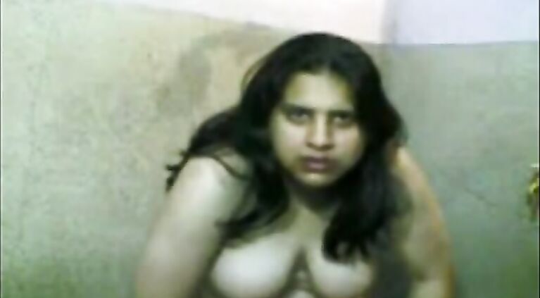 Bhabhi Drilling Her Cunt - Movies.