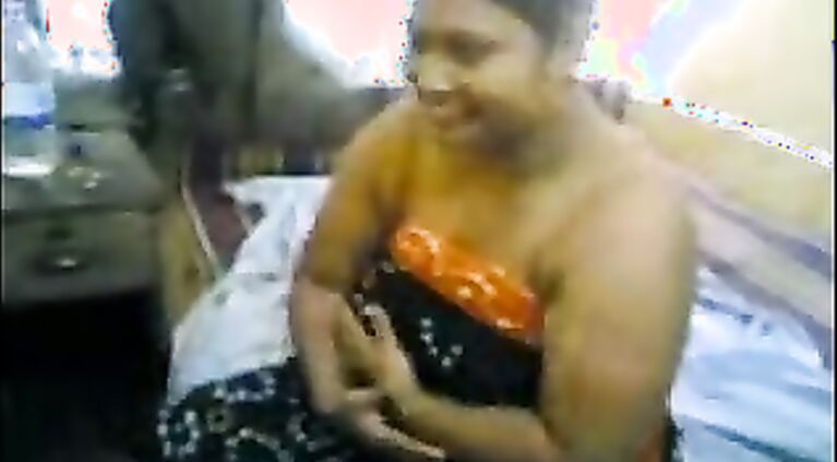 Kapuri Bhabhi Salmi - Movies.