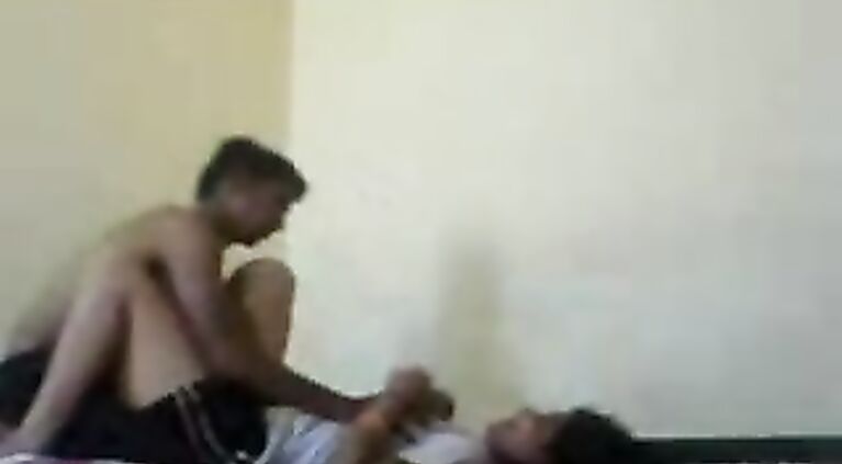 Indian college teen with her boyfriend in his house visiting her while no one is at home, boyfriend cheated her fucked her hard and recorded on cam.