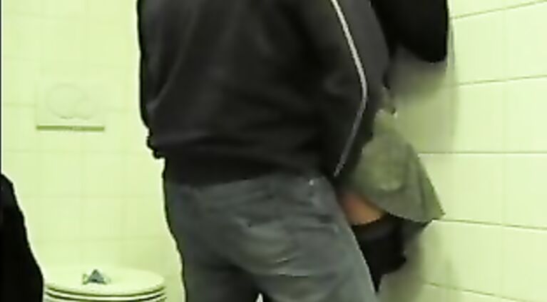 Connaught Place Delhi MMS - Movies. video2porn2