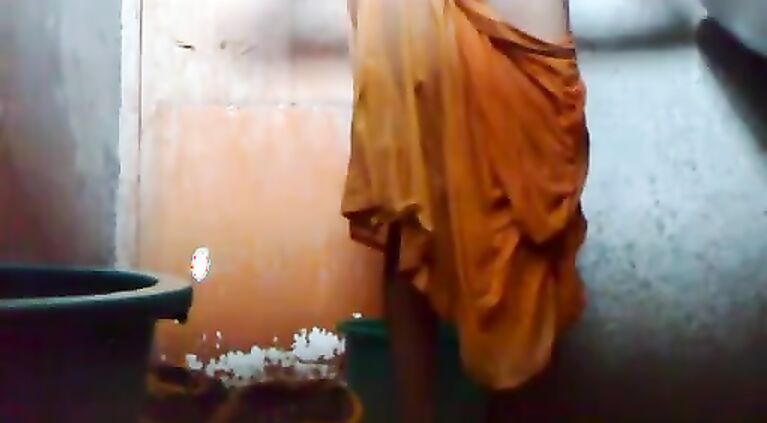 Bangla bhabhi homemade shower.