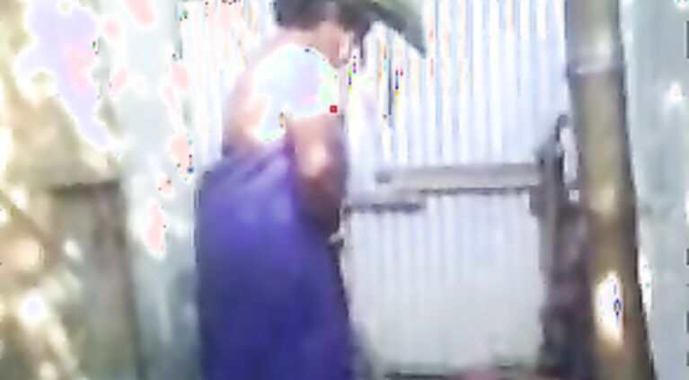 Bhabhi Taking Open Shower - Movies. video2porn2