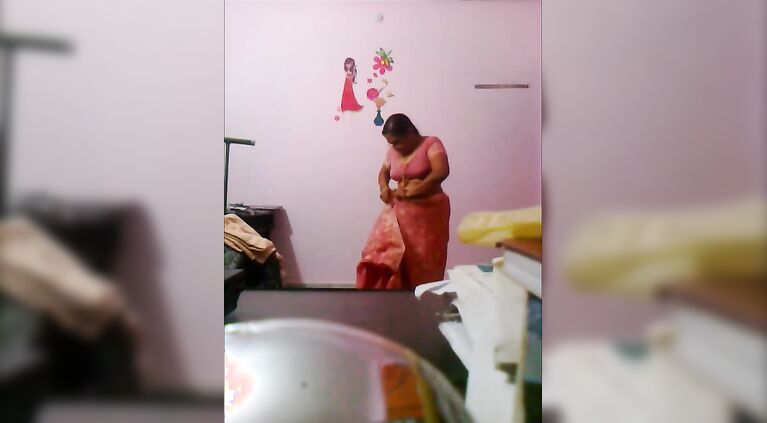 Mature Bhabhi Sari Removal - Movies.