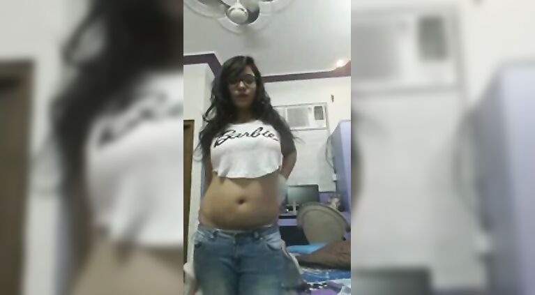 Indian Babe Masturbating - Movies. video2porn2