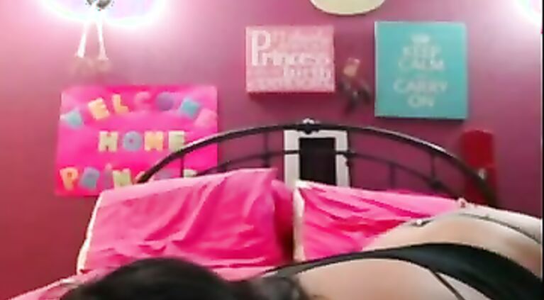 I love all my body and always to play with myself. video2porn2