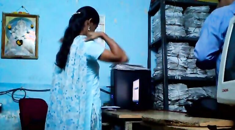 Marathi Couple Office Sex - Movies. video2porn2