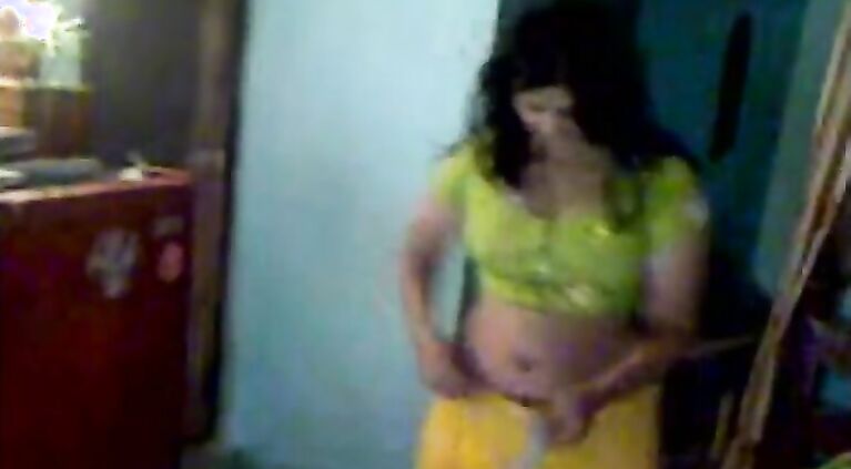 Bhabhi Ka Mast Mast Love - Movies.