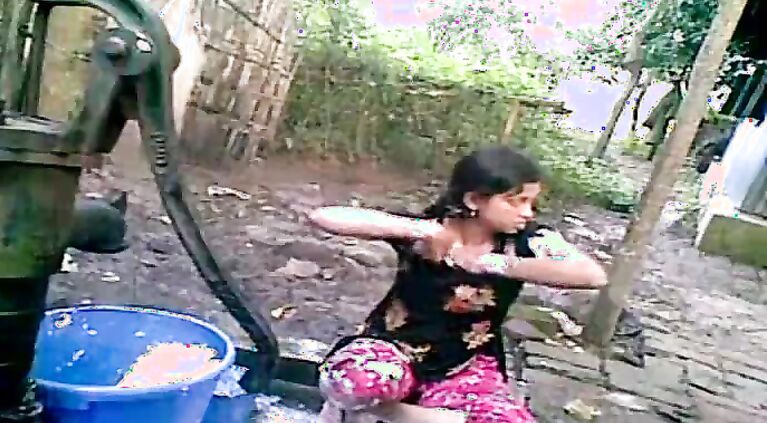 Anushka Open Air Shower - Movies. video2porn2