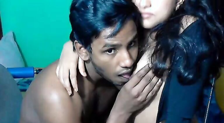 SriLankan Married Couple - Movies. video4porn4