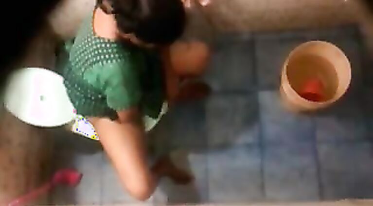 Bhabhi Hidden Cam Shower - Movies. video2porn2