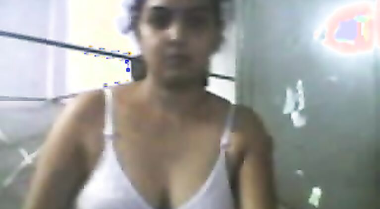 Firm Boob Desi Babe On Cam - Movies. video2porn2