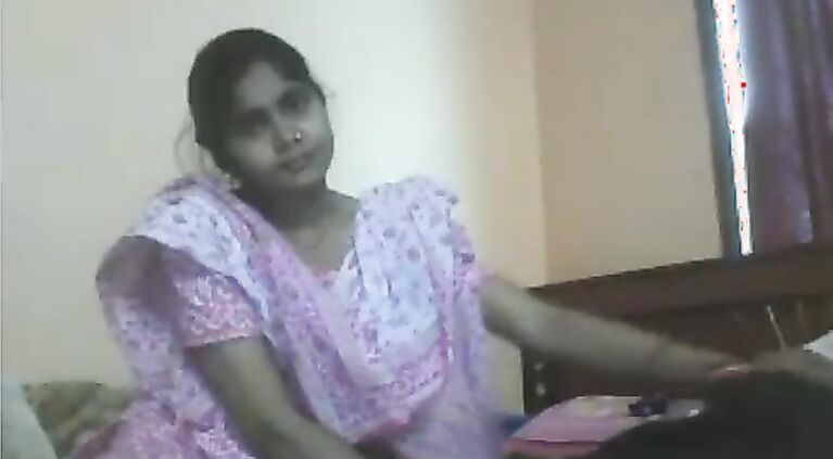 Indian Couple Cam Show - Movies. video4porn4