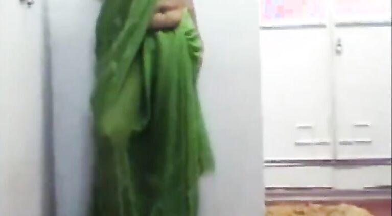 Aunty Seductive Wall Dance - Movies.