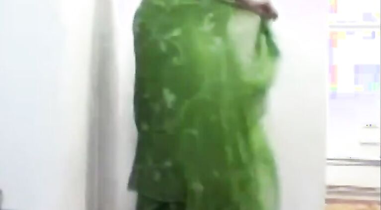 Aunty Seductive Wall Dance - Movies.