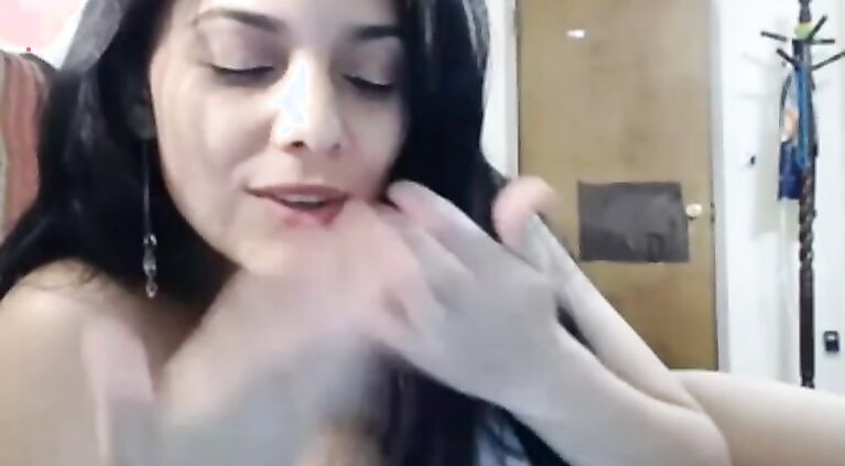 Indian Babe Nisha On Cam - Movies.