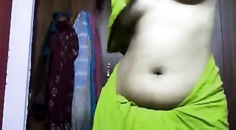 Vasavi Bhabhi Changing Blouse - Movies. video2porn2
