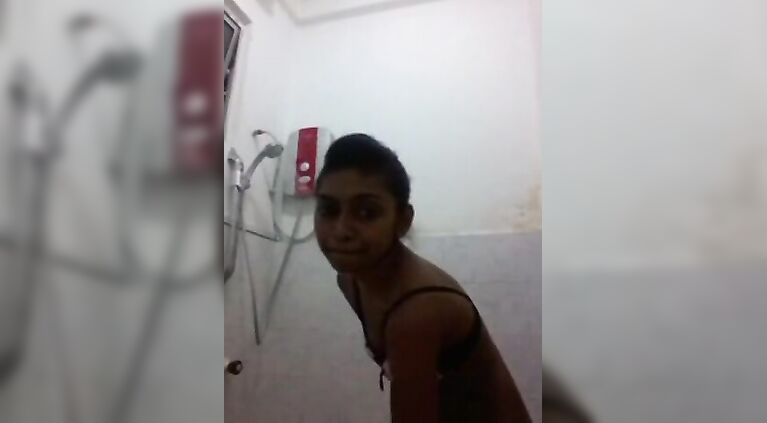 Indian Teen Babe Sanjana - Movies. video2porn2