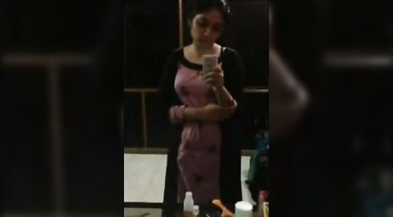 Pakistani Babe Filming Selfie - Movies. video2porn2