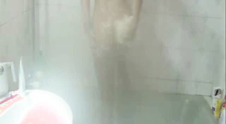 A quick short video of Delhi college babe Shilpa licking her boyfriend cock before getting fucked!