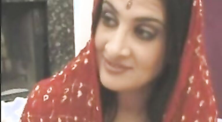 Bayhaaya Indian Wife - Movies.