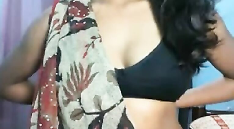 Indian Wife Nude In Sari Show - Movies.