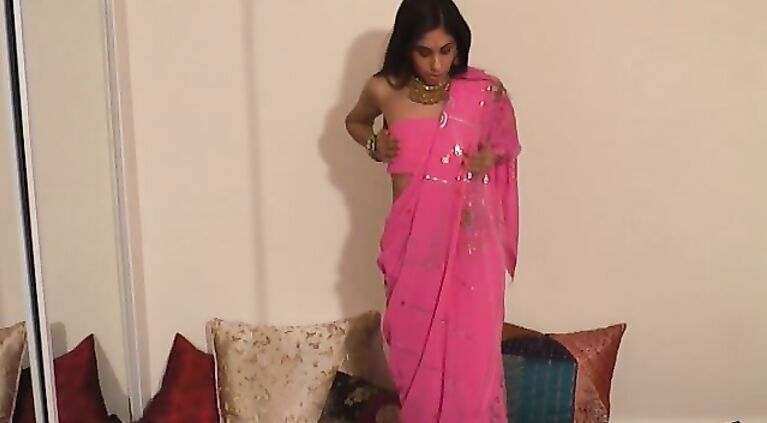London Babe Ayesha Ass - Movies.