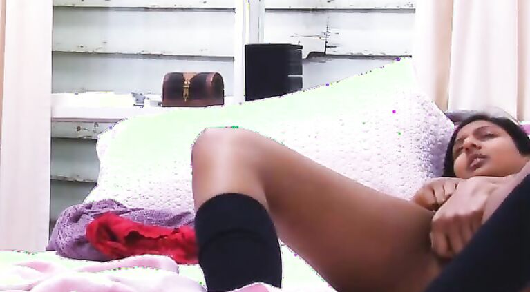 Beautiful Pakistani girlfriend on date with her boyfriend fucked in car back seat and filmed on mobile phone